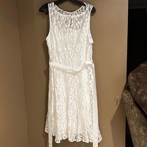 Dress Barn Sleeveless Lace Dress in White Sz 14. NEW